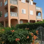 Saric Rogoznica Apartment *